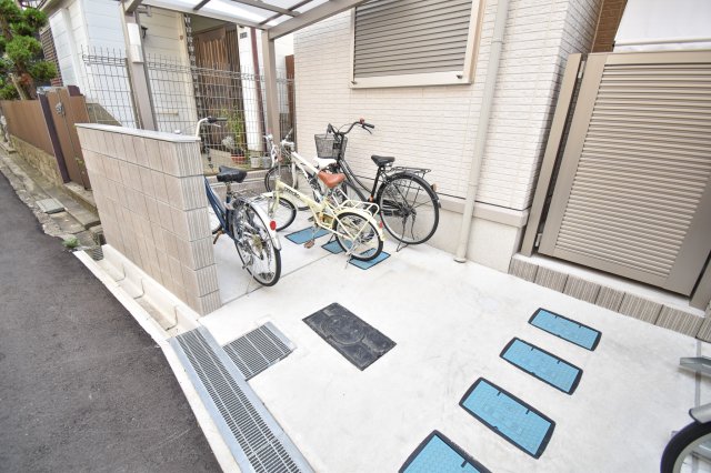 その他共有部分　自転車はこちらに置けます