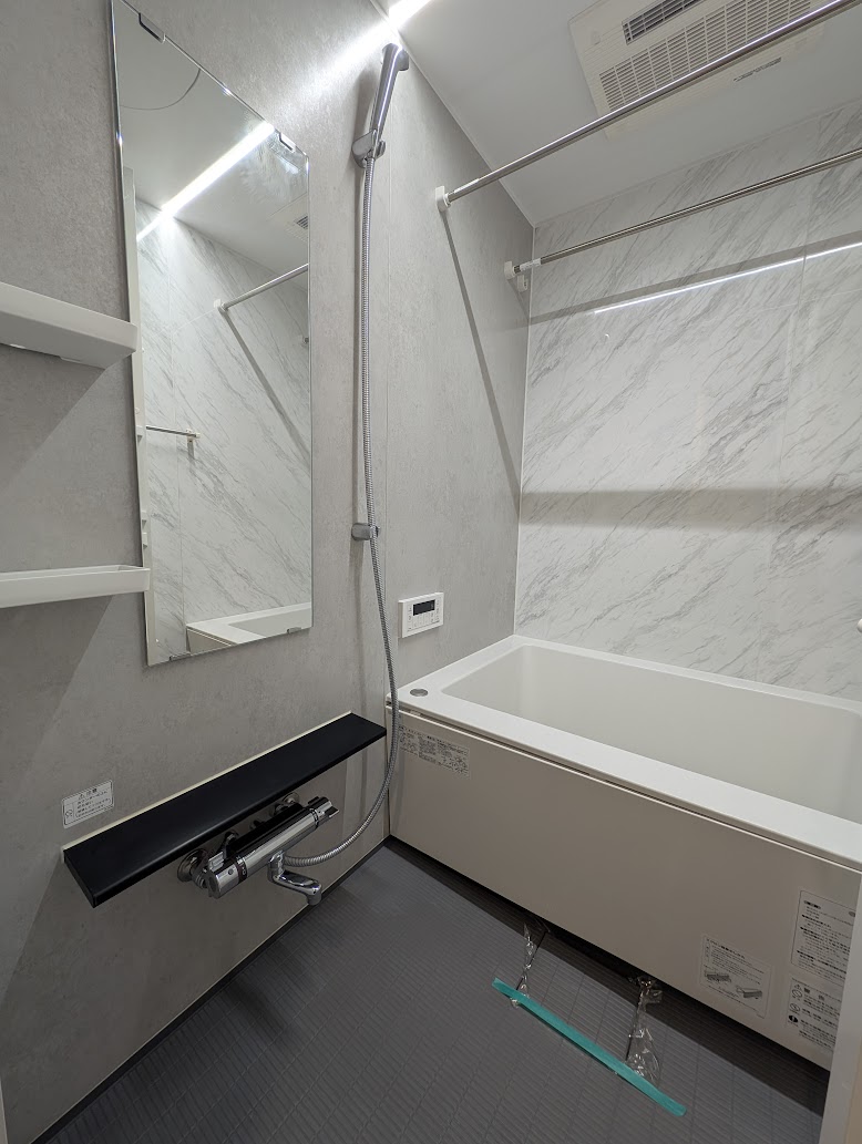 バス・シャワールーム　※同じ建物の別のお部屋の写真です。
