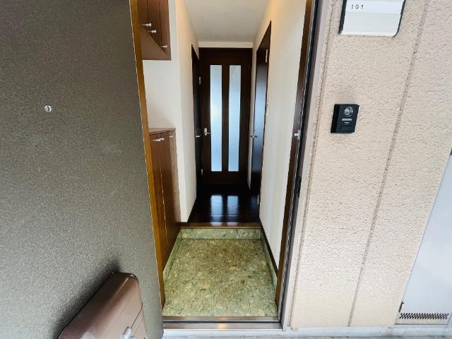 山陽電鉄網干線 山陽天満駅 徒歩8分 2階建 築24年の玄関写真