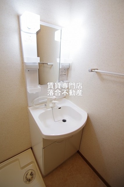 洗面設備　独立洗面化粧台付き