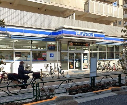 コンビニ　ローソン板橋蓮根三丁目店（コンビニ）まで150m