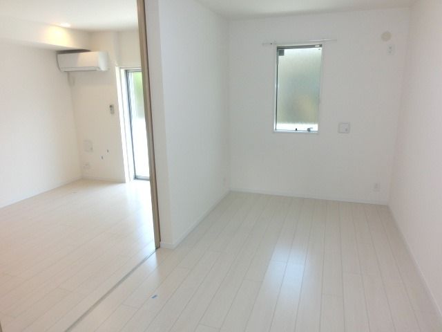 その他部屋・スペース　明るい寝室