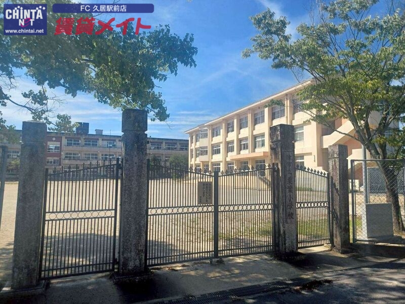 小学校　津市立栗葉小学校（小学校）まで2444m