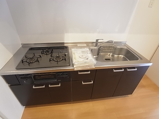 キッチン　３口ガスシステムキッチン