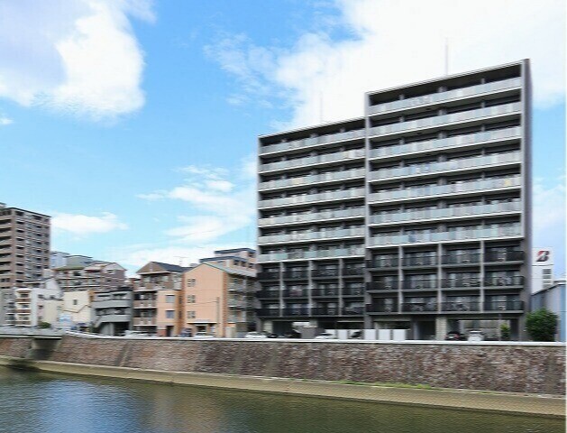 建物外観　スタイリッシュな外観です