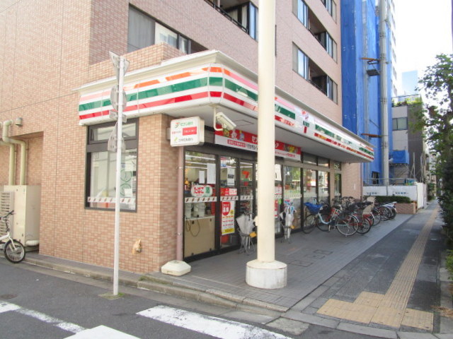 コンビニ　セブンイレブン（コンビニ）まで77m