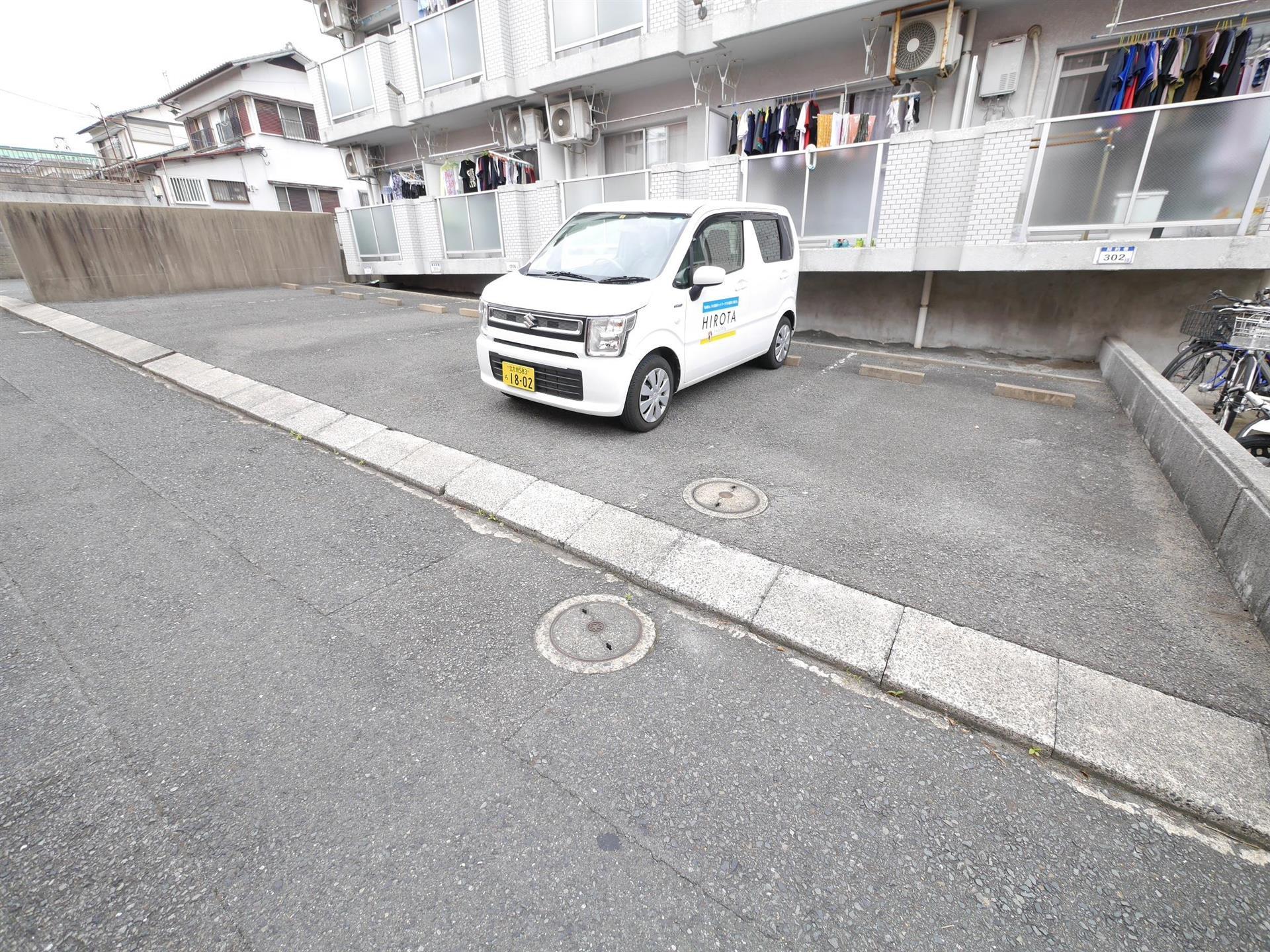 駐車場　駐車場