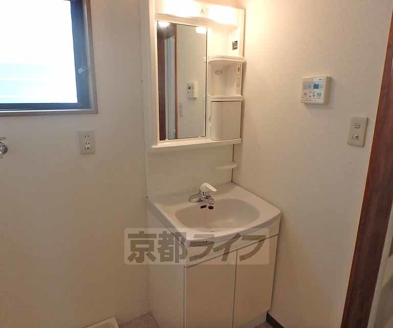 洗面設備　毎朝の洗顔はこちらで