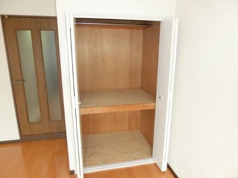 収納　クローゼット