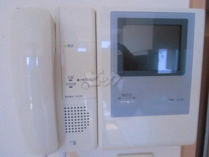 セキュリティ　TVモニター付きのインターホンです♪