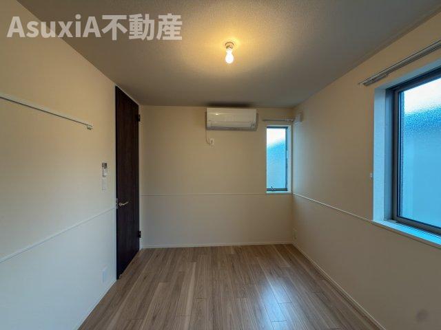 居室・リビング　同タイプ間取りの別部屋写真です。