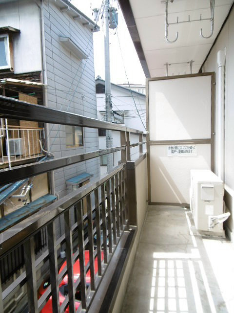 バルコニー　写真は203号室です（参考）