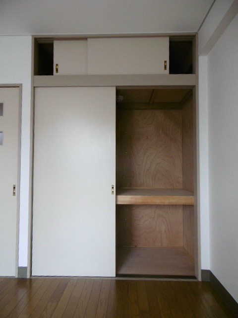 収納　写真は203号室です（参考）