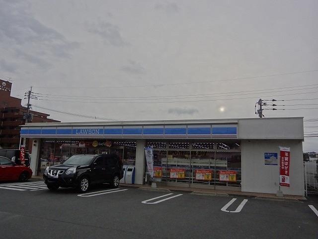 コンビニ　ローソン／八幡下上津役一丁目店（コンビニ）まで700m