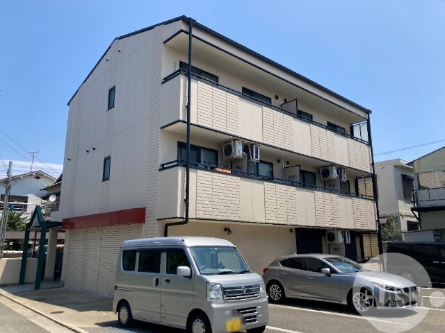 建物外観　バルコニー南向き♪