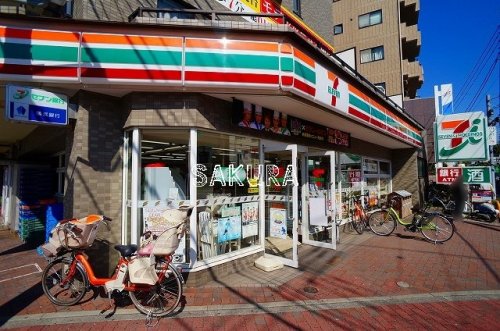 コンビニ　セブン-イレブン 川崎梶ヶ谷駅入口店（コンビニ）まで200m