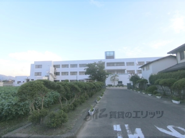 小学校　湖東第三小学校（小学校）まで400m