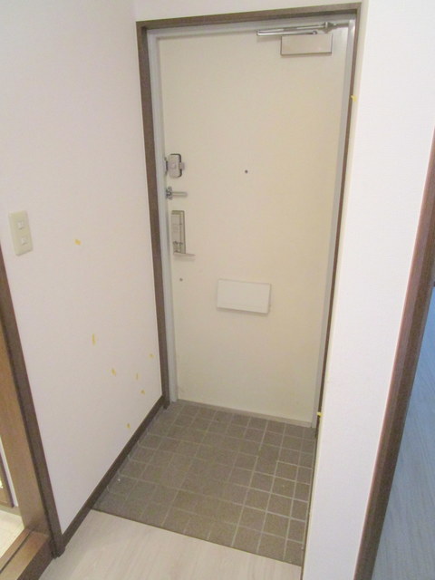 玄関　電子ロックキー採用の玄関ドア