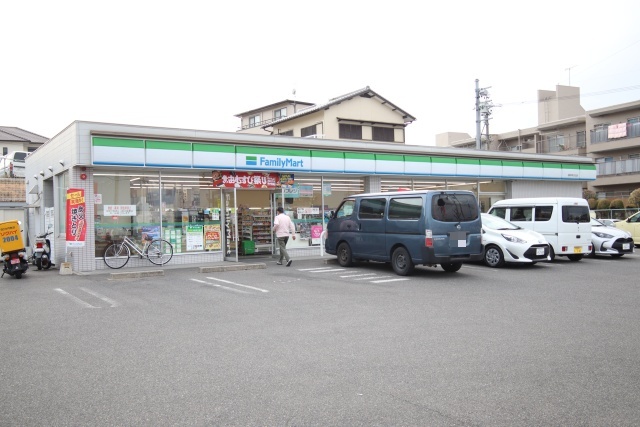 コンビニ　ファミリーマート　名東平和が丘店（コンビニ）まで100m