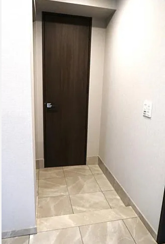 玄関　※別部屋参考写真