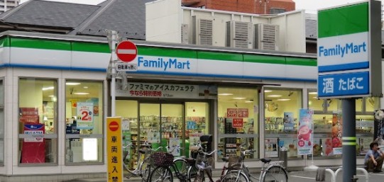 コンビニ　ファミリーマート ルミエール府中前店（コンビニ）まで814m