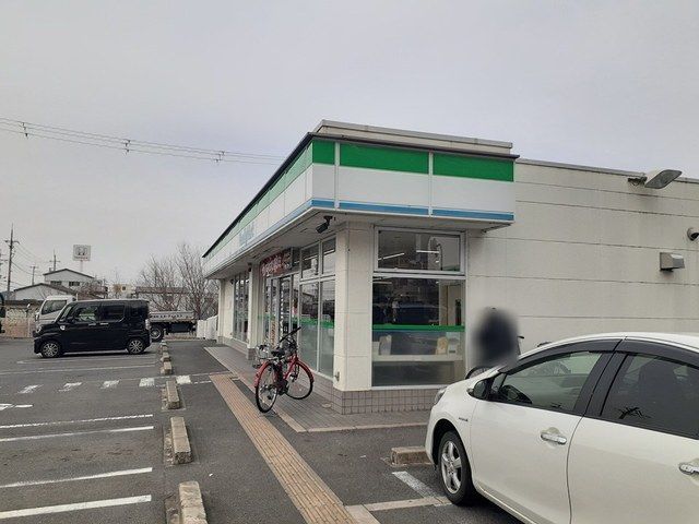 コンビニ　ファミリーマート新町店様（コンビニ）まで843m