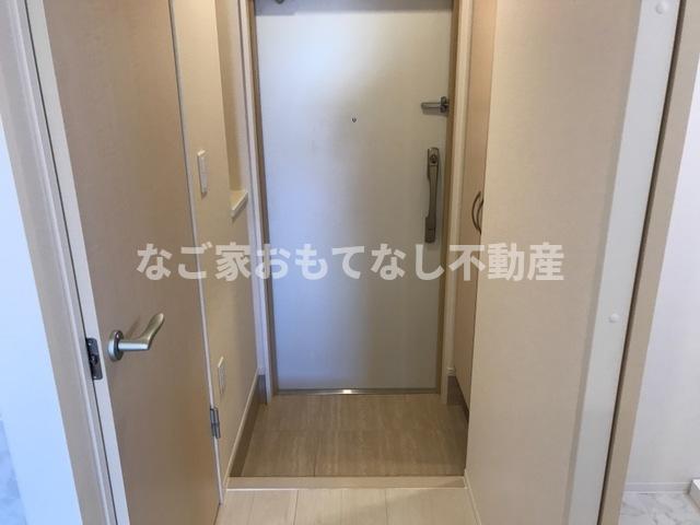 玄関　Y-Fleur（ワイフルール）　お問合せはなご家おもてなし不