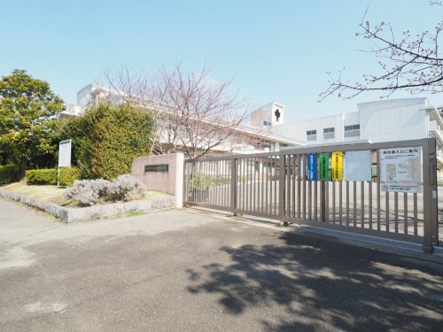 中学校　浦安市立日の出中学校（中学校）まで936m