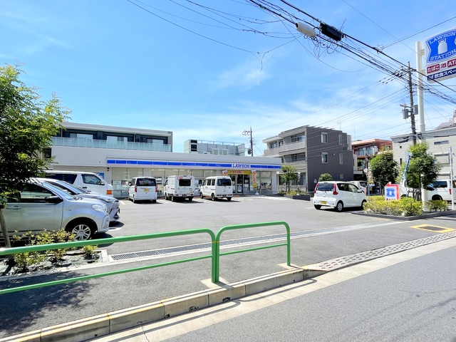 コンビニ　ローソン練馬中村南一丁目店（コンビニ）まで447m