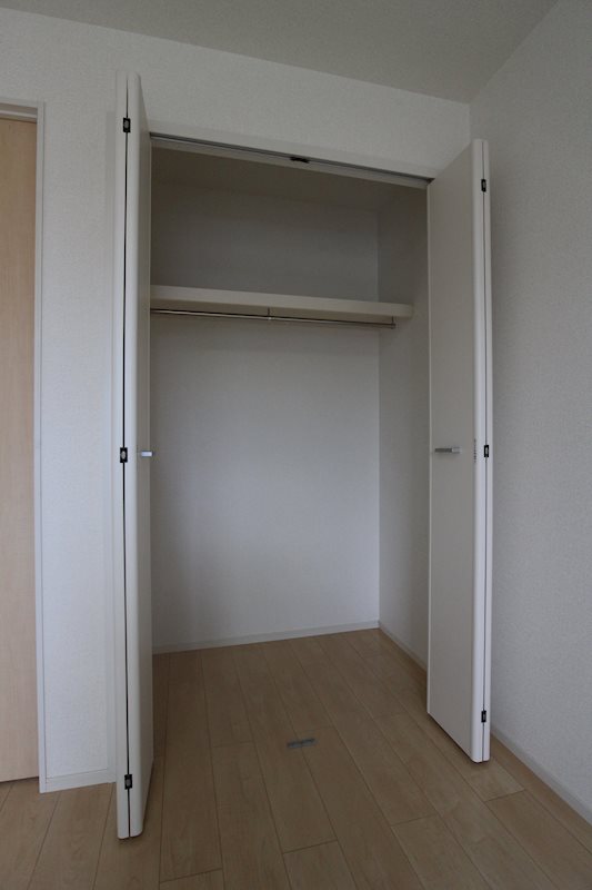 収納　奥行きのあるクローゼット。