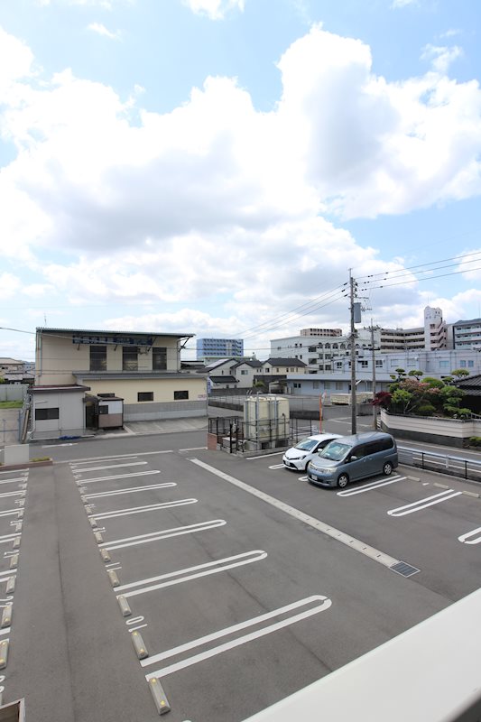 その他設備　駐車もしやすいおおきな駐車場。