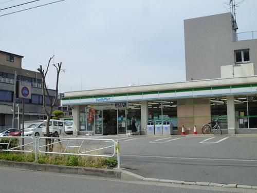 コンビニ　ファミリーマート（コンビニ）まで90m