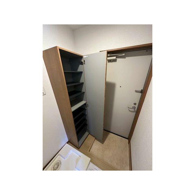 玄関　※同タイプ参考写真
