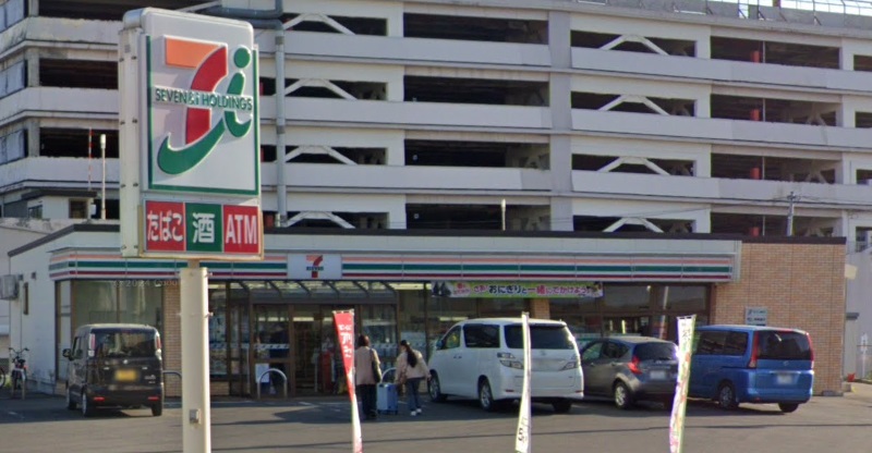 コンビニ　セブンイレブン 弘前駅前3丁目店（コンビニ）まで316m