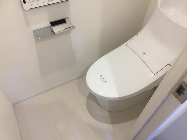 トイレ　※室内写真は全て同じタイプ別…?