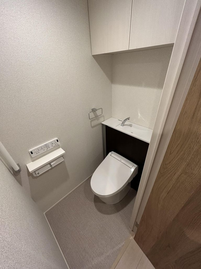 トイレ　清潔感のあるトイレです