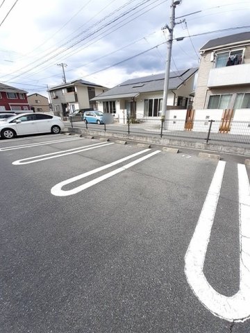駐車場　駐車場に車を止められます