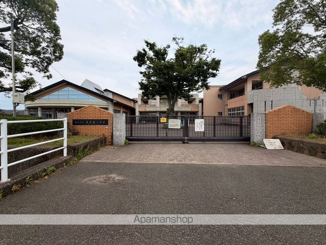 小学校　熊本市日吉東小児童育成クラブ（小学校）まで2465m