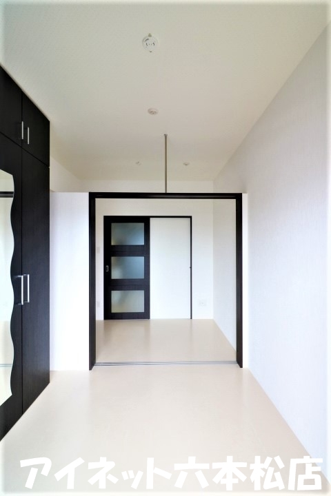 居室・リビング　単身の方にはちょうど良いお部屋です