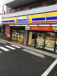 コンビニ　ミニストップ高井戸東3丁目店（コンビニ）まで168m