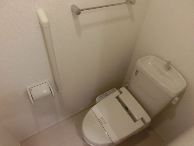 トイレ　ウォシュレット完備のトイレ