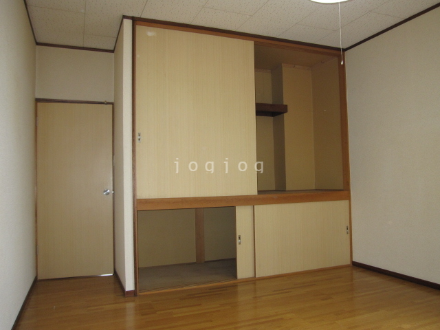 収納　部屋２　収納