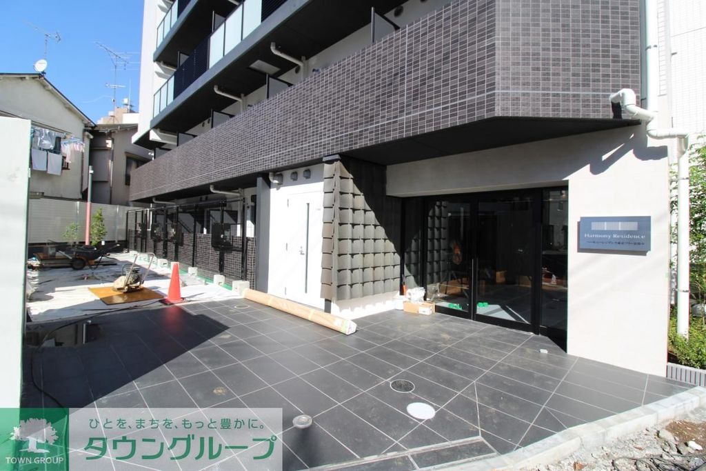 ロビー　駐車場