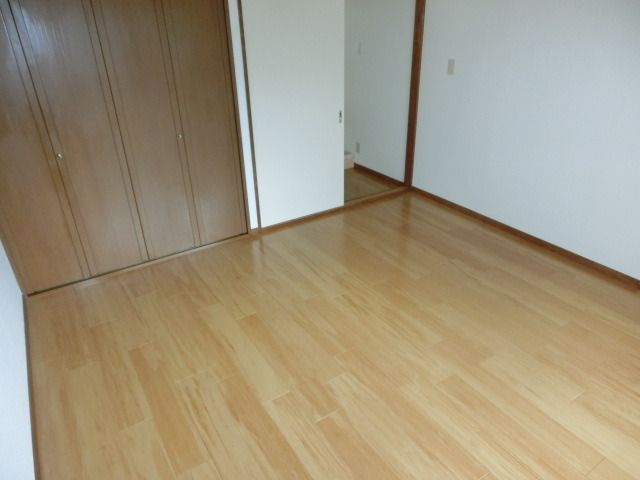 居室・リビング　8畳の洋室になります※部屋によってはフロアの色が異なります