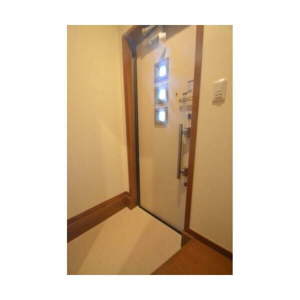 玄関　★お問い合わせはウィンズ千歳烏山まで★
