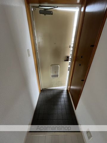 セレブラール戸田の玄関写真