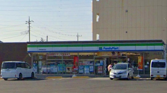 その他　ファミリーマート伊勢崎連取元町（その他）まで700m