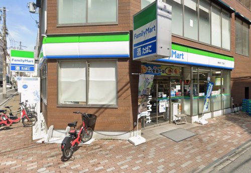 コンビニ　ファミリーマート 博労町一丁目店（コンビニ）まで108m