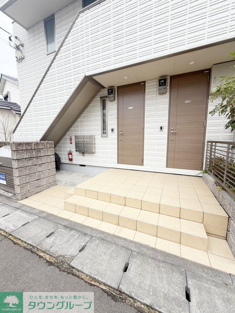 エントランス　★お部屋探しは株式会社タウンハウジング東京まで★