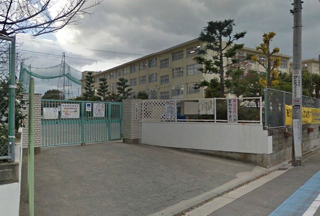 小学校　福岡市立鳥飼小学校（小学校）まで646m